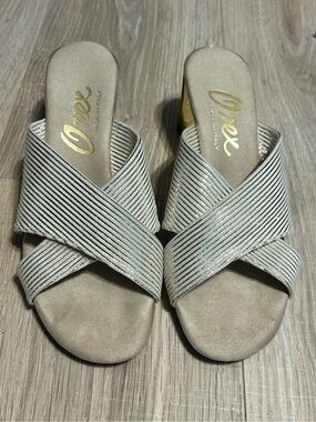 ONEX Cream Crisscross Slide Sandals